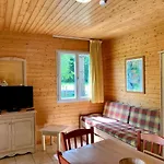 Zecamping 3 Animaux Acceptes Piscine Snack Bar Et Restaurant Chalet *