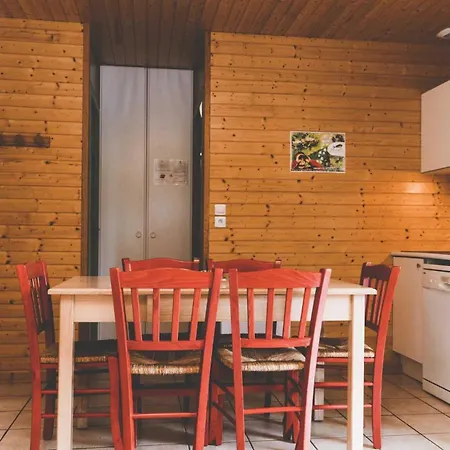 3 Etoiles - Piscine - Eebbii