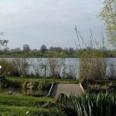 3 Etoiles - Piscine - Eebbii 莫迪苏尚特