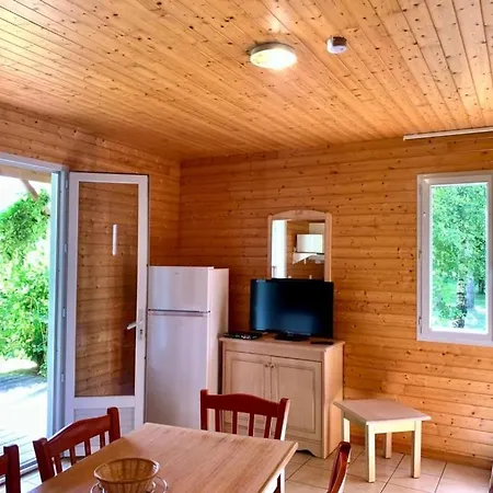 Zecamping 3 Etoiles Animaux Acceptes Piscine Snack Bar Et Restaurant *
