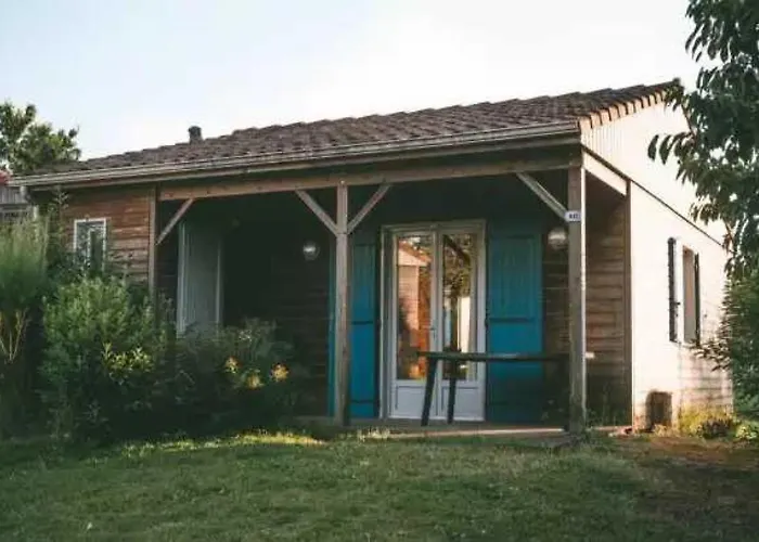 3 étoiles - Piscine - Eebbii Camping *