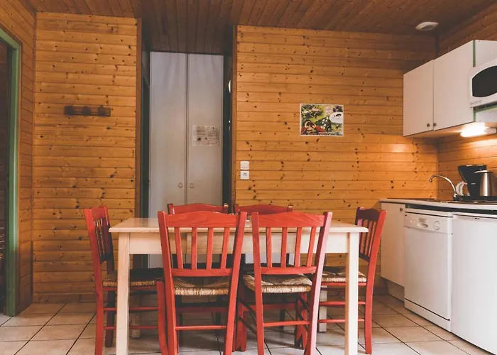 3 étoiles - Piscine - Eebbii