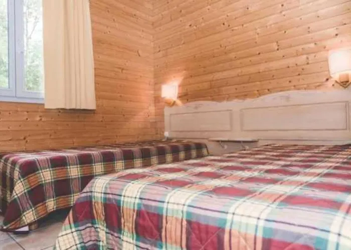 3 étoiles - Piscine - Eebbii