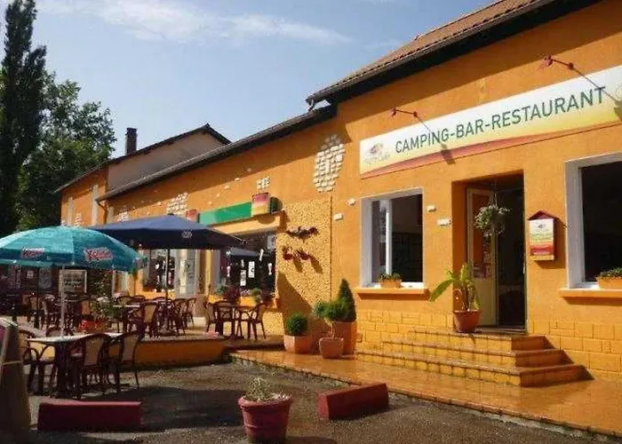 3 étoiles - Piscine - Eebbii Camping Moutiers-Sous-Chantemerle