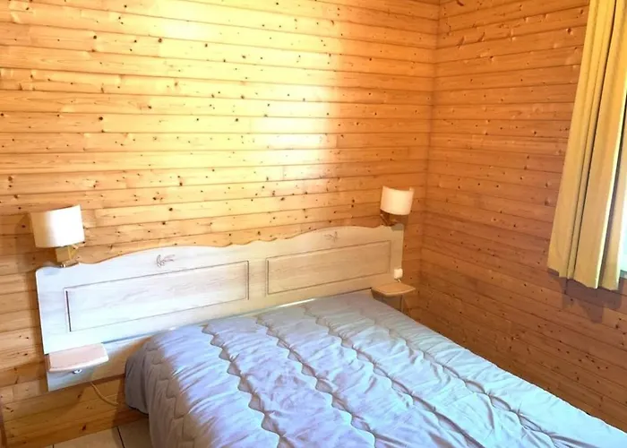 3 Etoiles - Piscine - Eebbii