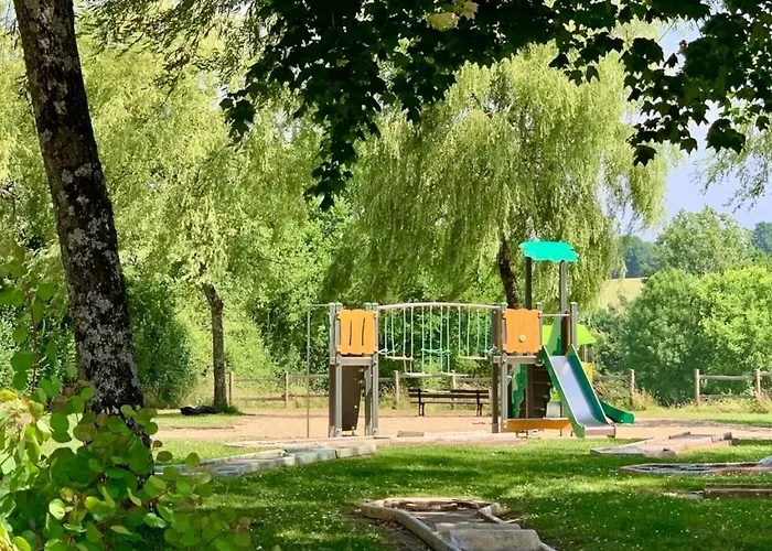 Camping 3 étoiles - Piscine - Eebbii Moutiers-Sous-Chantemerle