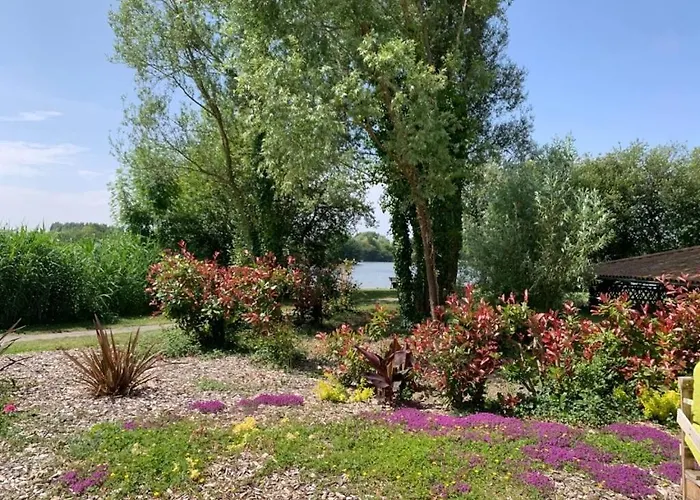 Camping 3 étoiles - Piscine - Eebbii *