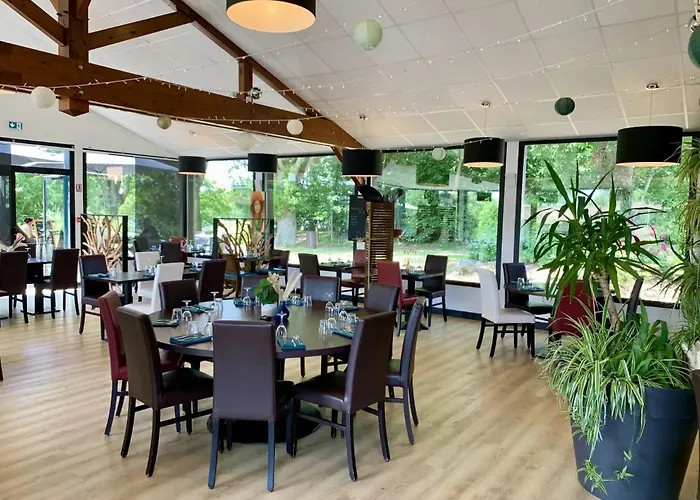 Camping 3 étoiles - Piscine - Eebbii