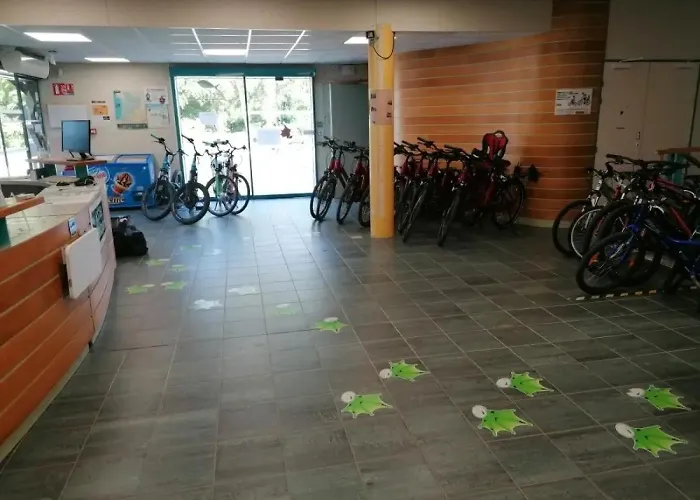 Camping 3 étoiles - Piscine - Eebbii Moutiers-Sous-Chantemerle