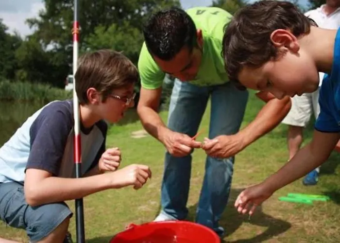 3 étoiles - Piscine - Eebbii *